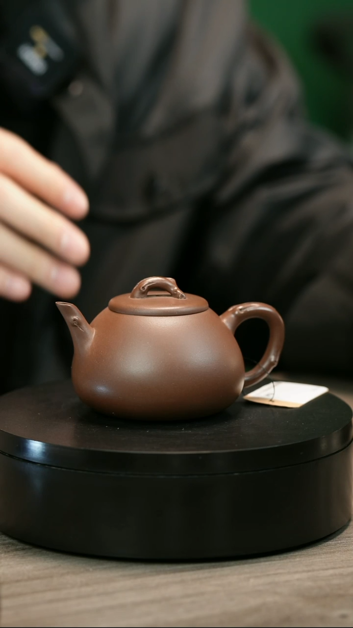 茶壶紫砂君*H1747周卓琴底槽清树圆