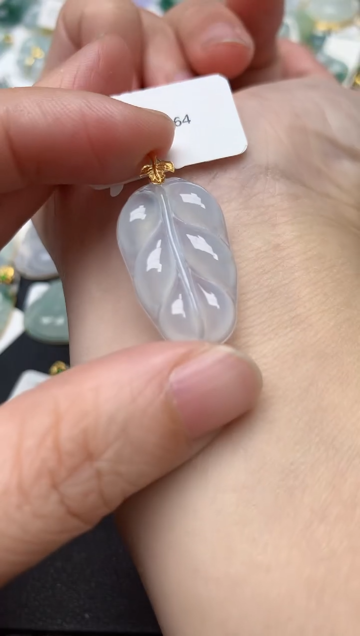 颈饰18K金镶嵌翡翠天然缅甸A货翡翠