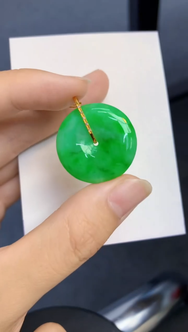 颈饰18K金镶嵌翡翠天然缅甸A货翡翠百元以上9元证书费自理