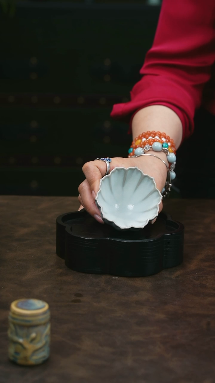 【闪购商品】W宝丰宋官窑原产地仿古釉月白花口杯不完美