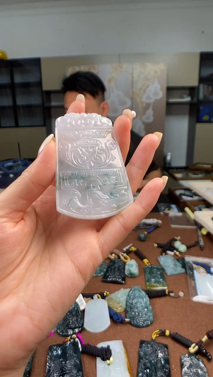颈饰未镶嵌翡翠多样性发其一