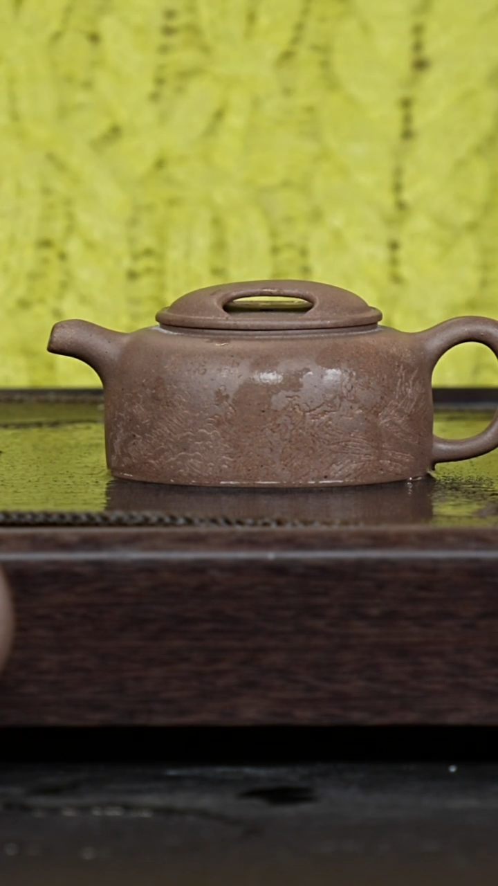 【闪购商品】紫砂茶壶鲨皮青刻绘牛盖莲子