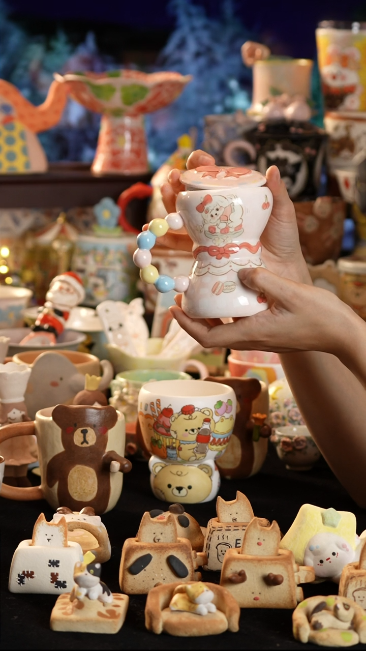 摆件陶景德镇釉下彩手绘设计师款陶瓷