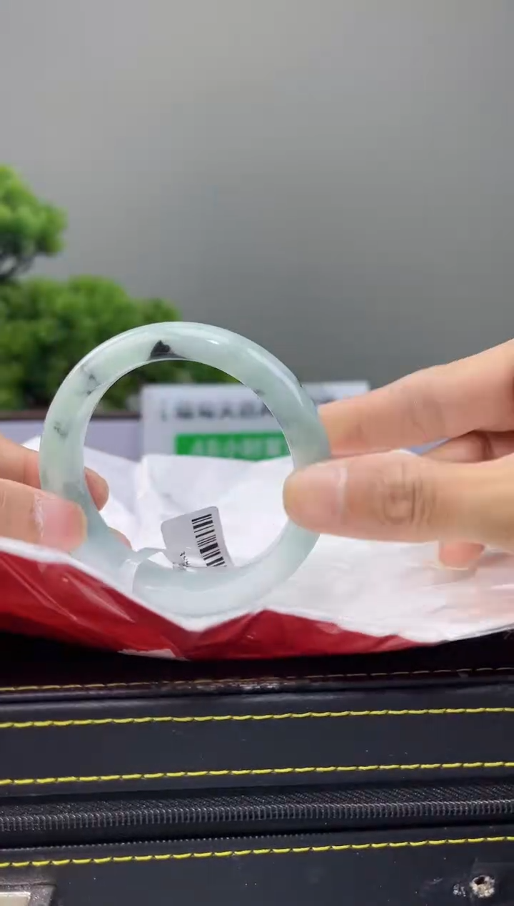 【闪购商品】翡翠手镯未镶嵌手镯2