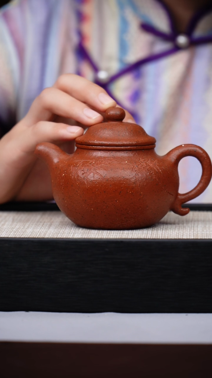 茶壶紫砂老朱泥莲子