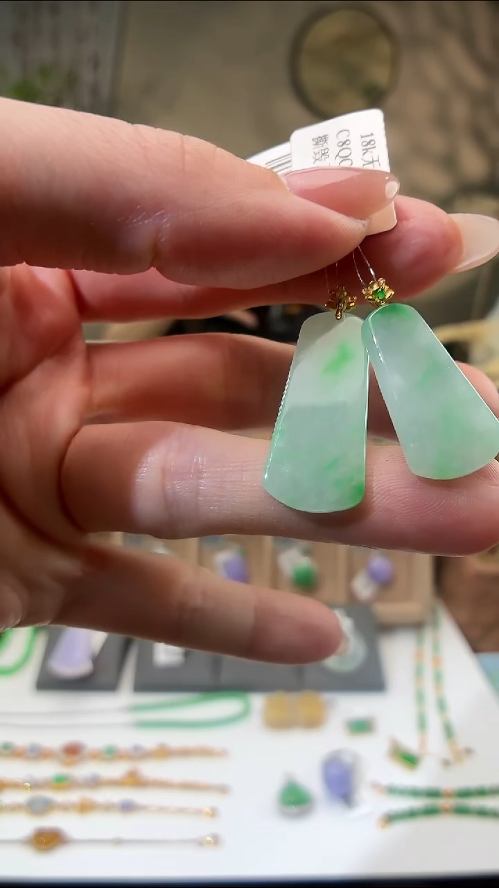 颈饰18K金镶嵌翡翠无事牌 多样性发货