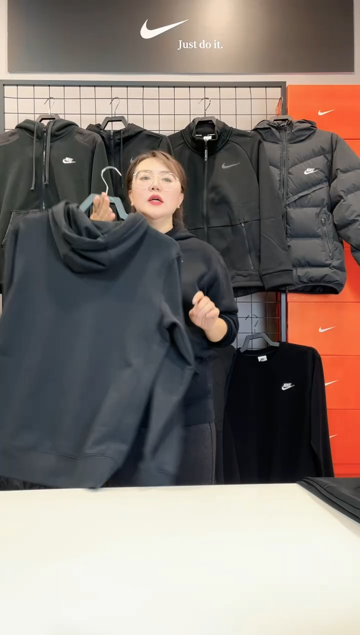 2649 外套黑色  M码120斤-140斤 不退换