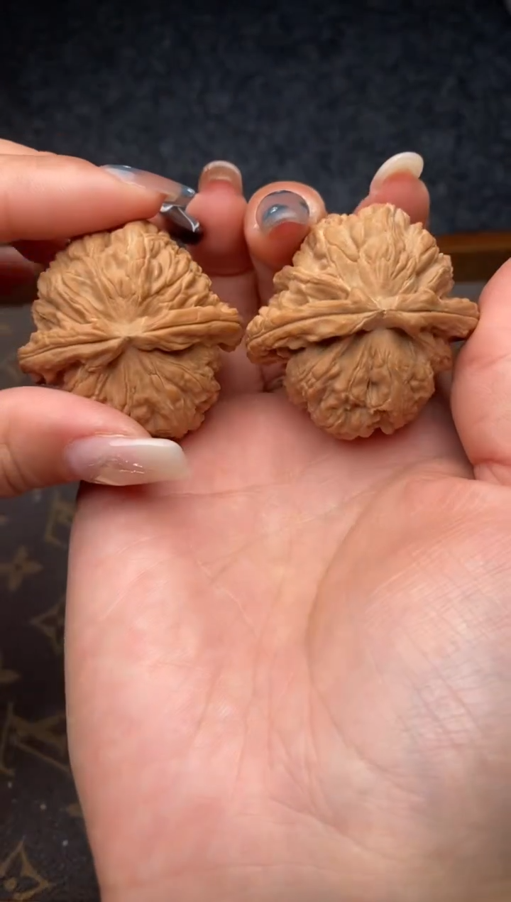 把件文玩核桃B165号42尺白狮子