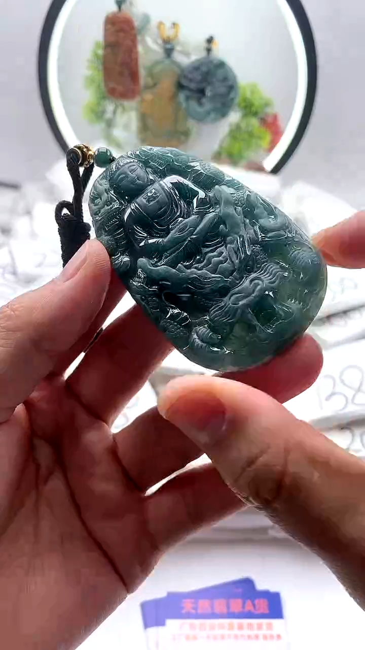【闪购商品】翡翠颈饰未镶嵌大日如来