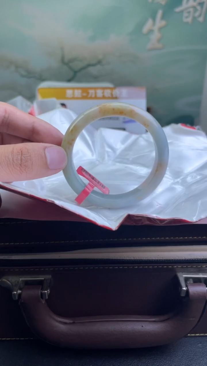 翡翠手镯未镶嵌2          