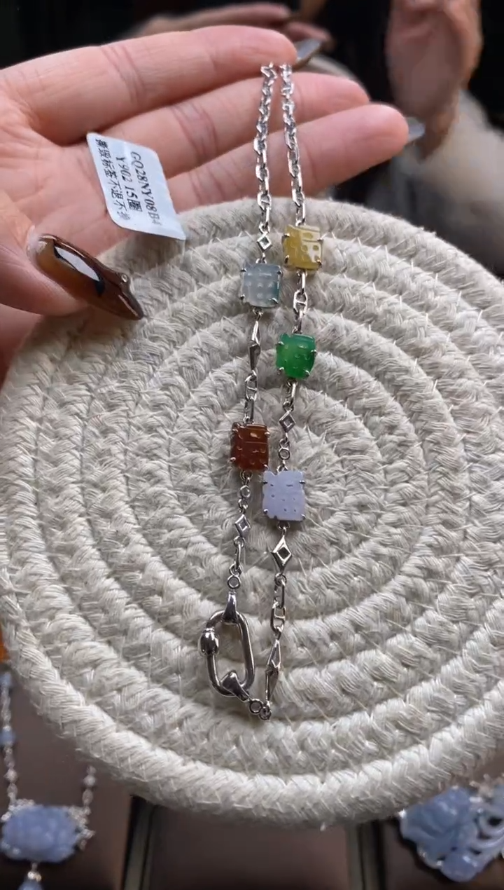 颈饰银S925镶嵌翡翠净货19251