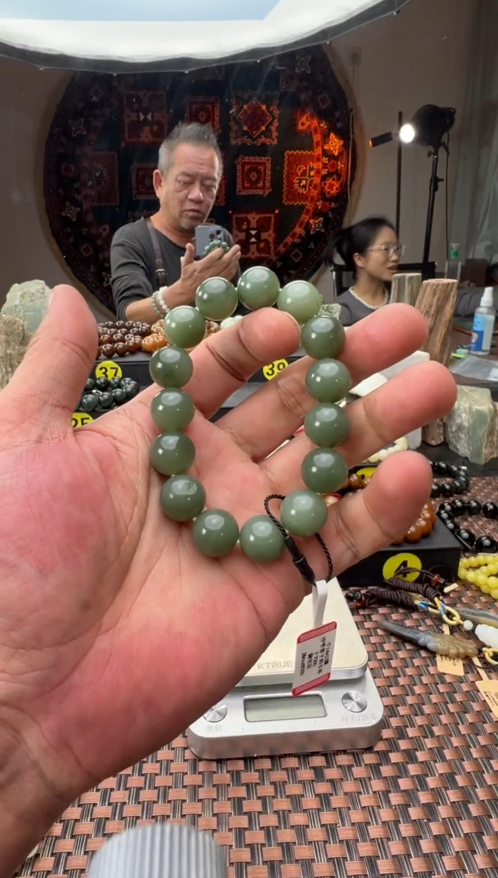 未镶嵌手串和田玉沙枣青卡14子料手串