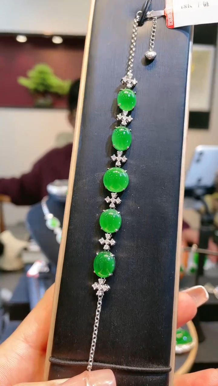 【闪购商品】翡翠颈饰18K金镶嵌A99天然A货翡翠手链