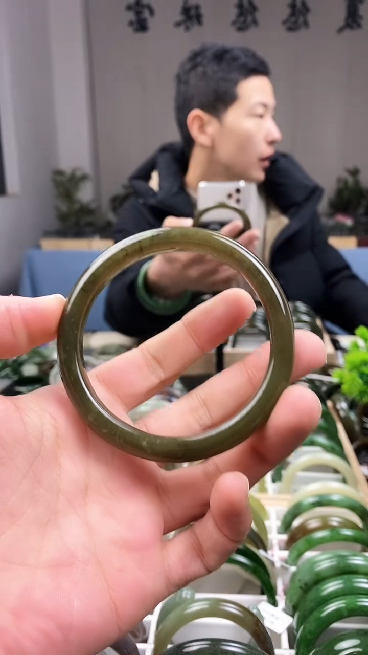 【闪购商品】和田玉手镯未镶嵌64