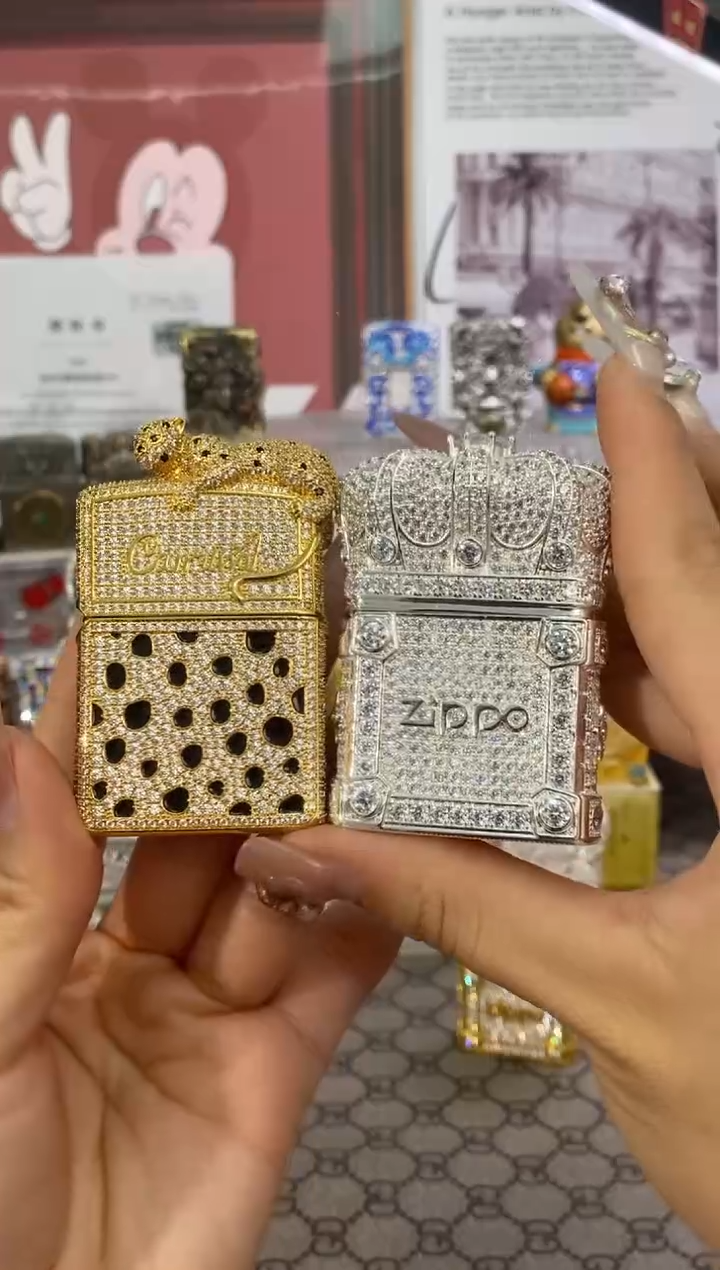 镜面ZIPPO金钱豹+银皇冠 礼盒礼袋油火石