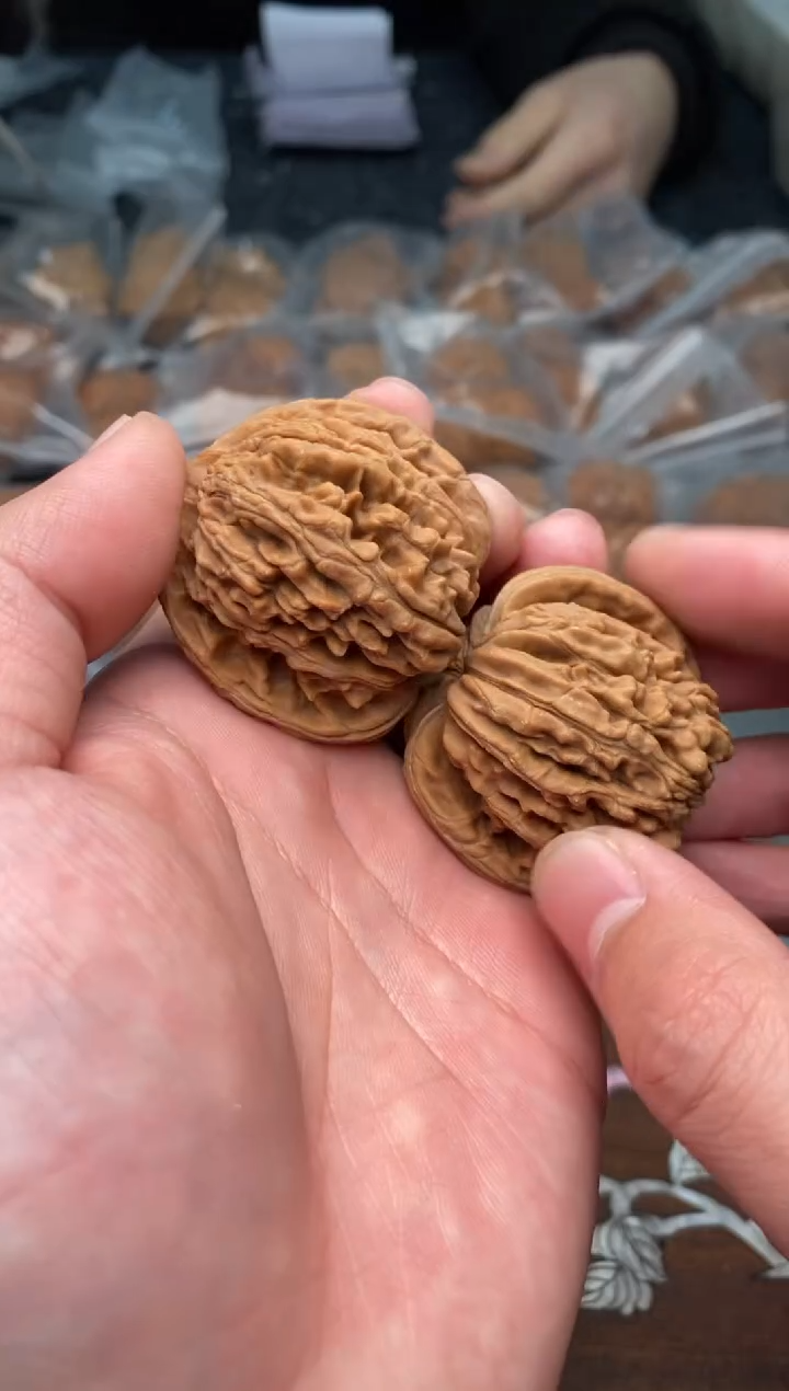 【闪购商品】文玩核桃把件G73号42尺四座楼