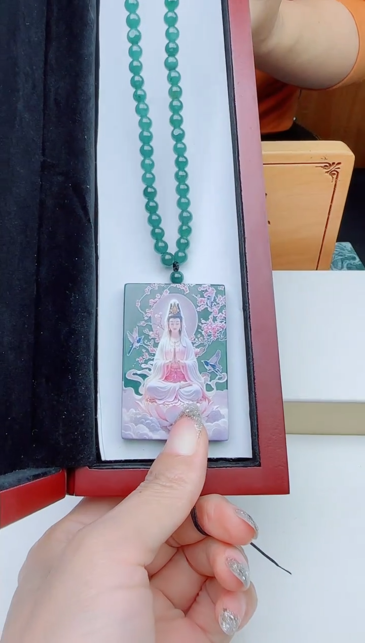 颈饰未镶嵌翡翠多样性发其一