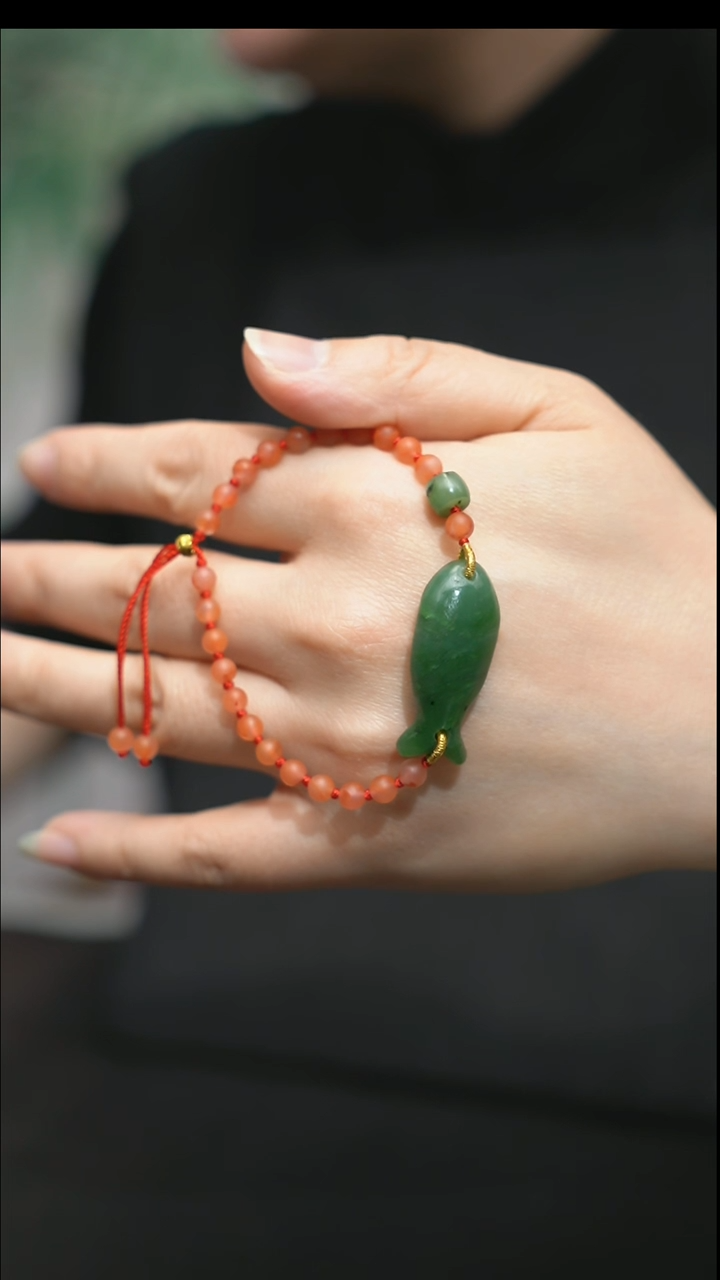 颈饰未镶嵌和田玉鱼