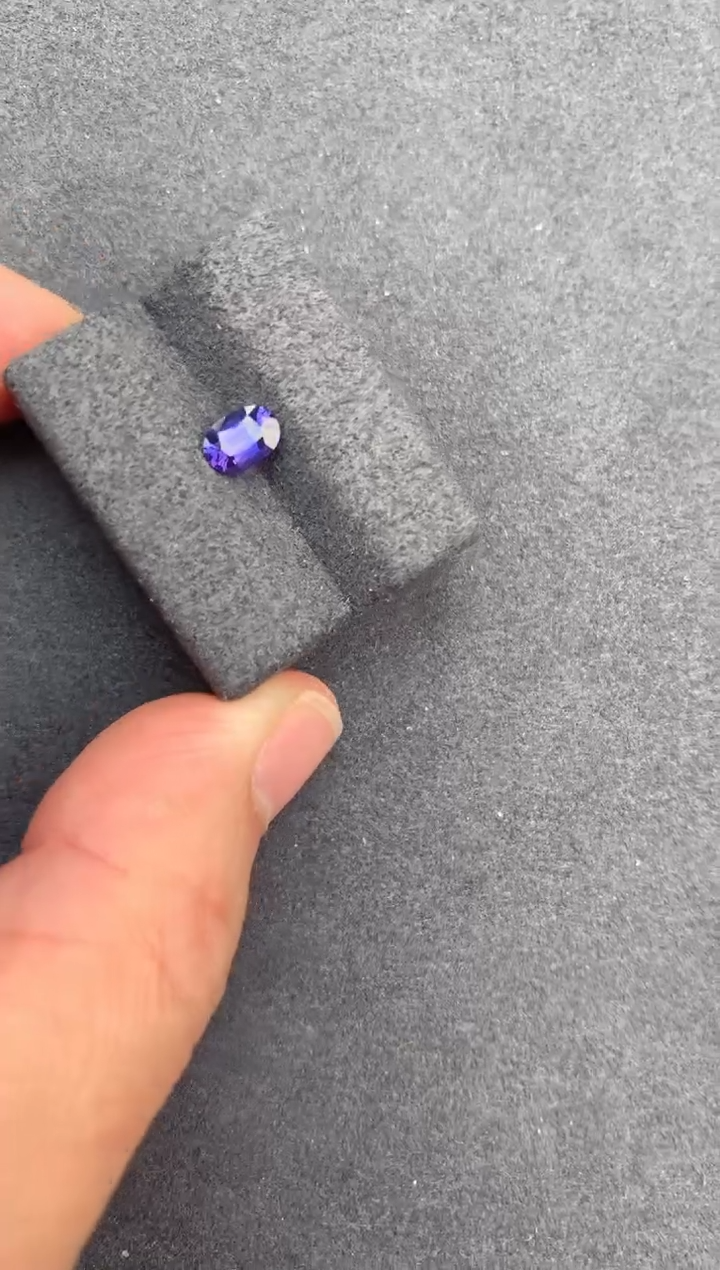 【闪购商品】彩色蓝宝石裸石未镶嵌61分无烧紫蓝宝