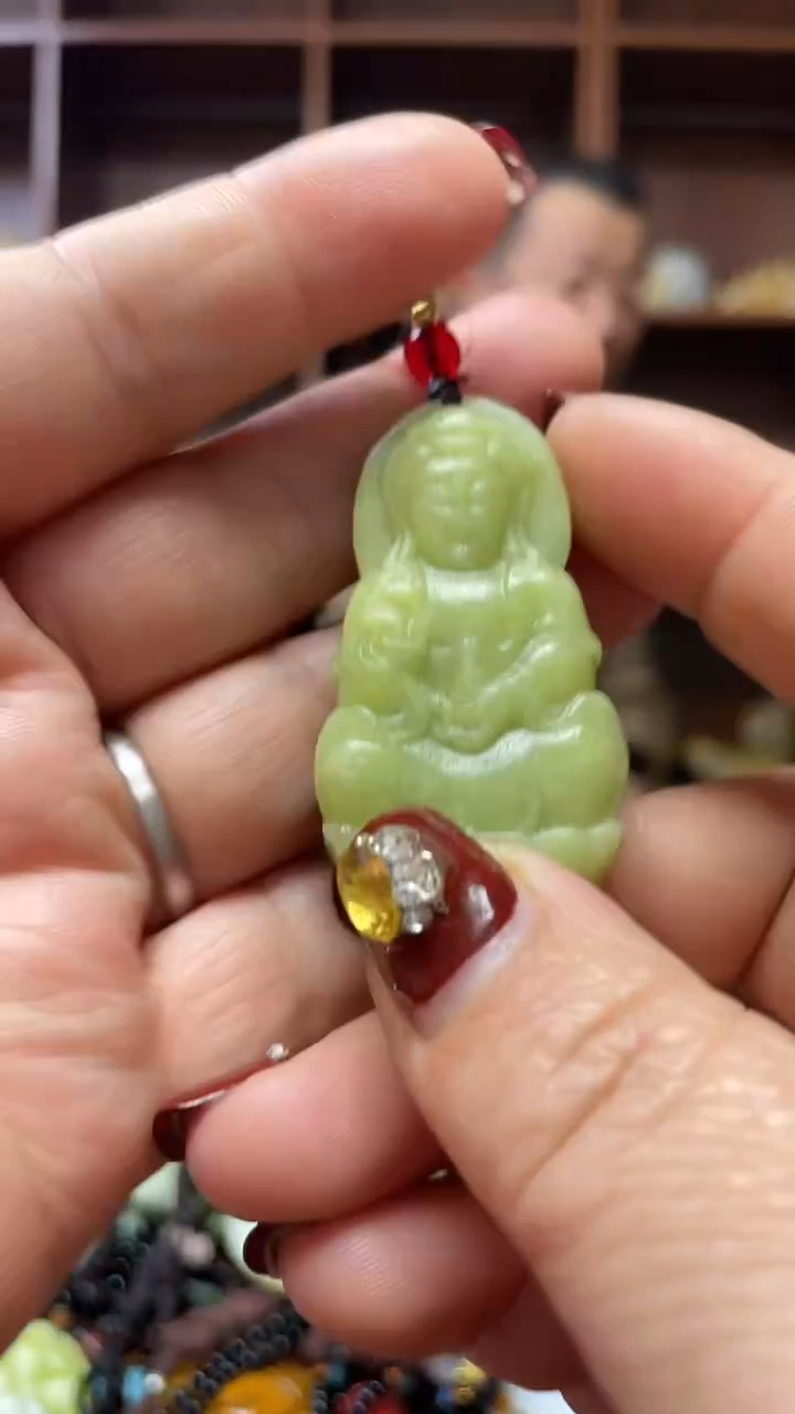 未镶嵌岫玉挂件 