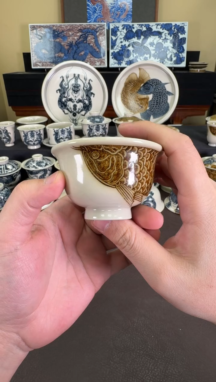 【闪购商品】二号釉金龙鱼小压手杯