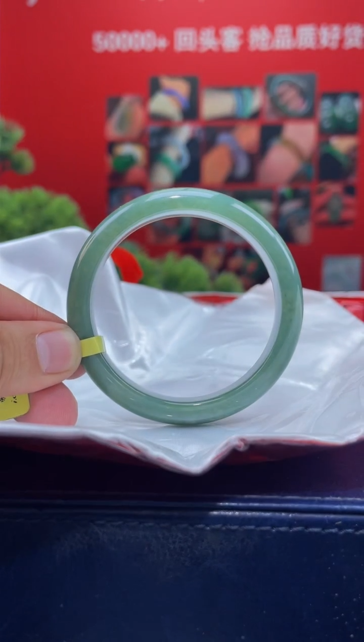 翡翠手镯未镶嵌手镯5