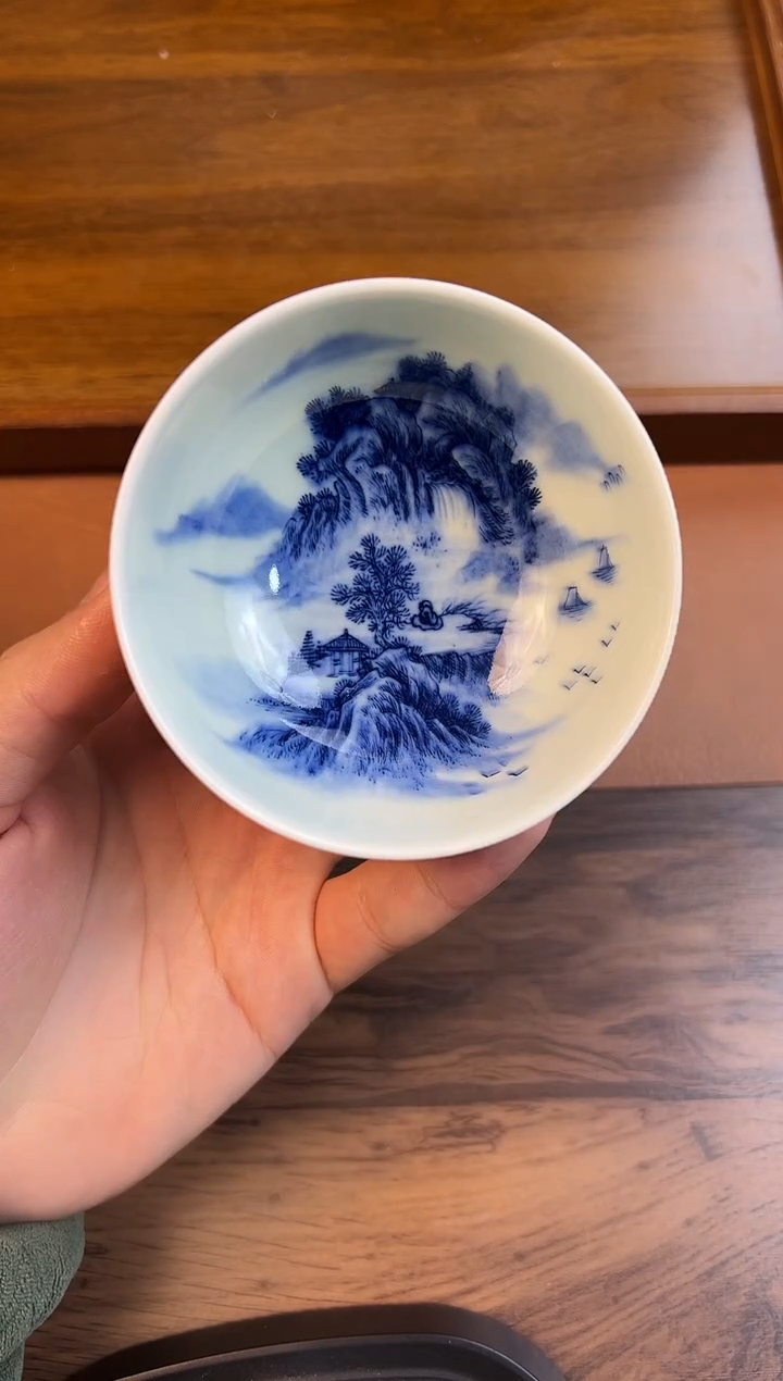 青*问青坊纯手工手绘半刀泥内绘青花山水柴窑主人杯