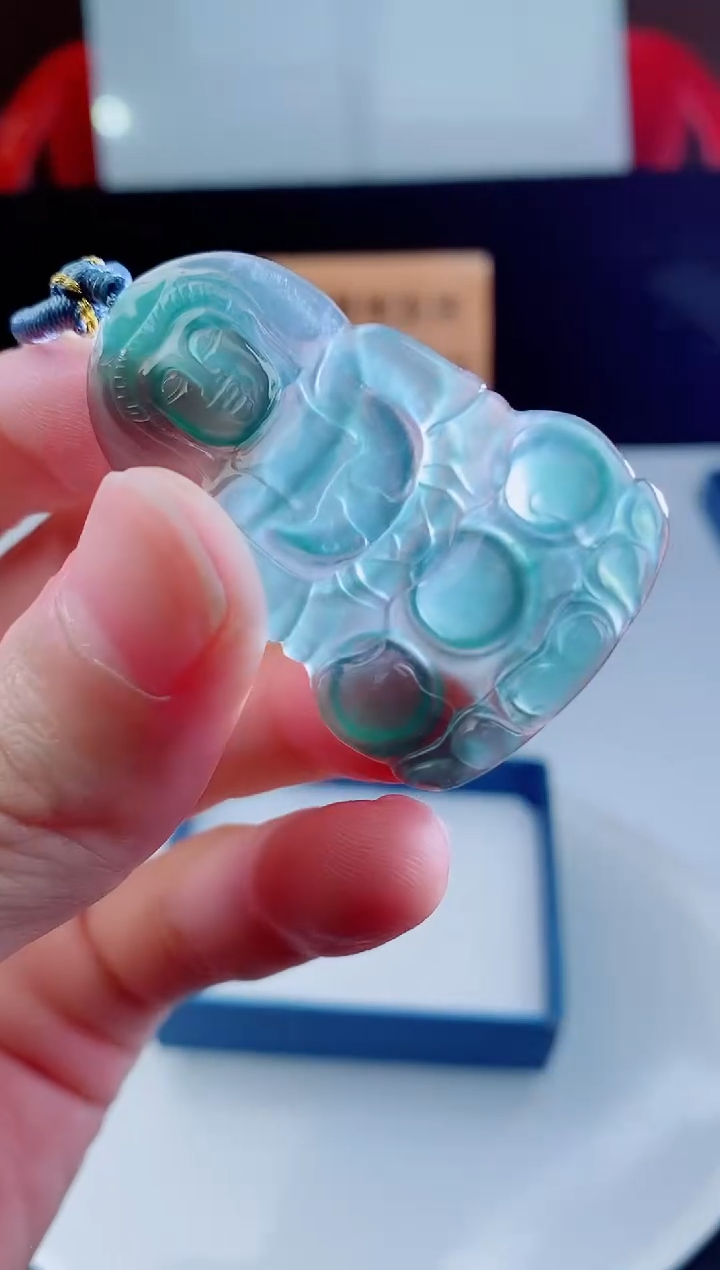 颈饰未镶嵌翡翠·