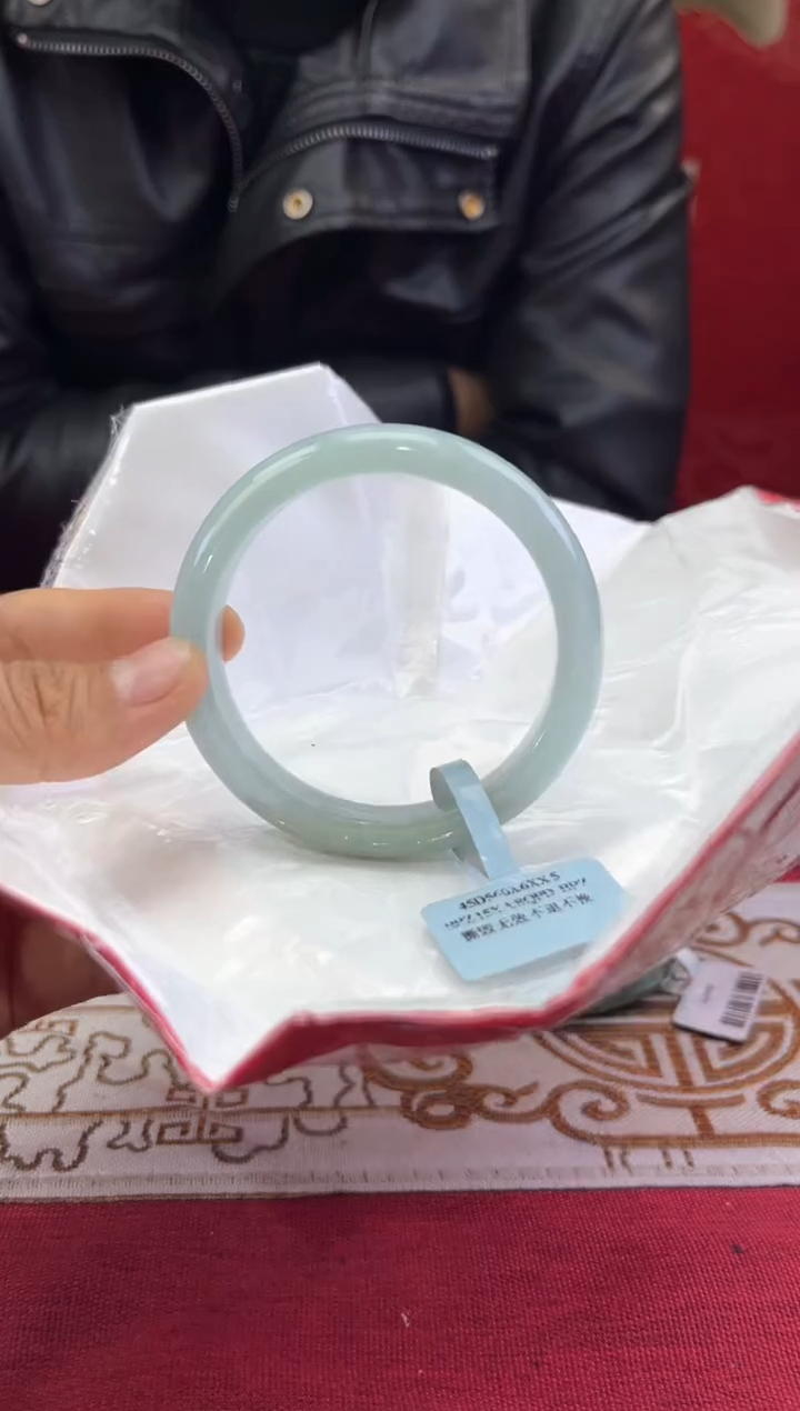 【闪购商品】翡翠手镯未镶嵌翡翠手镯