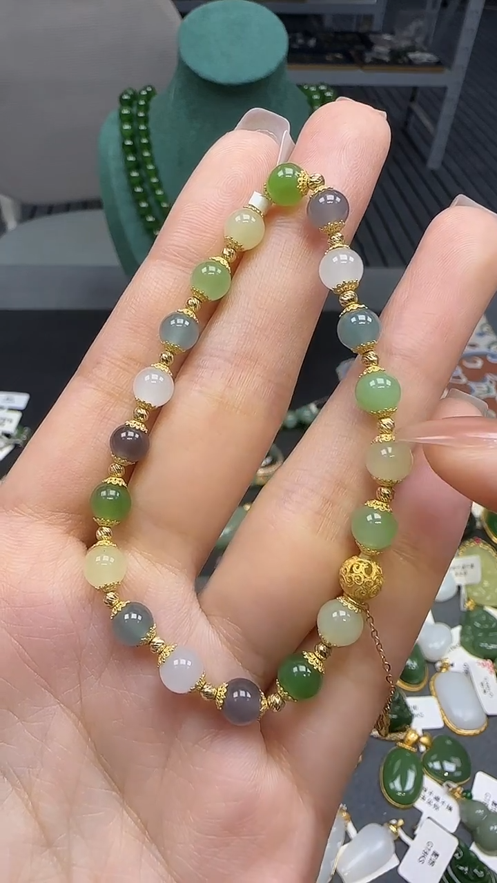 18K金镶嵌手链和田玉1