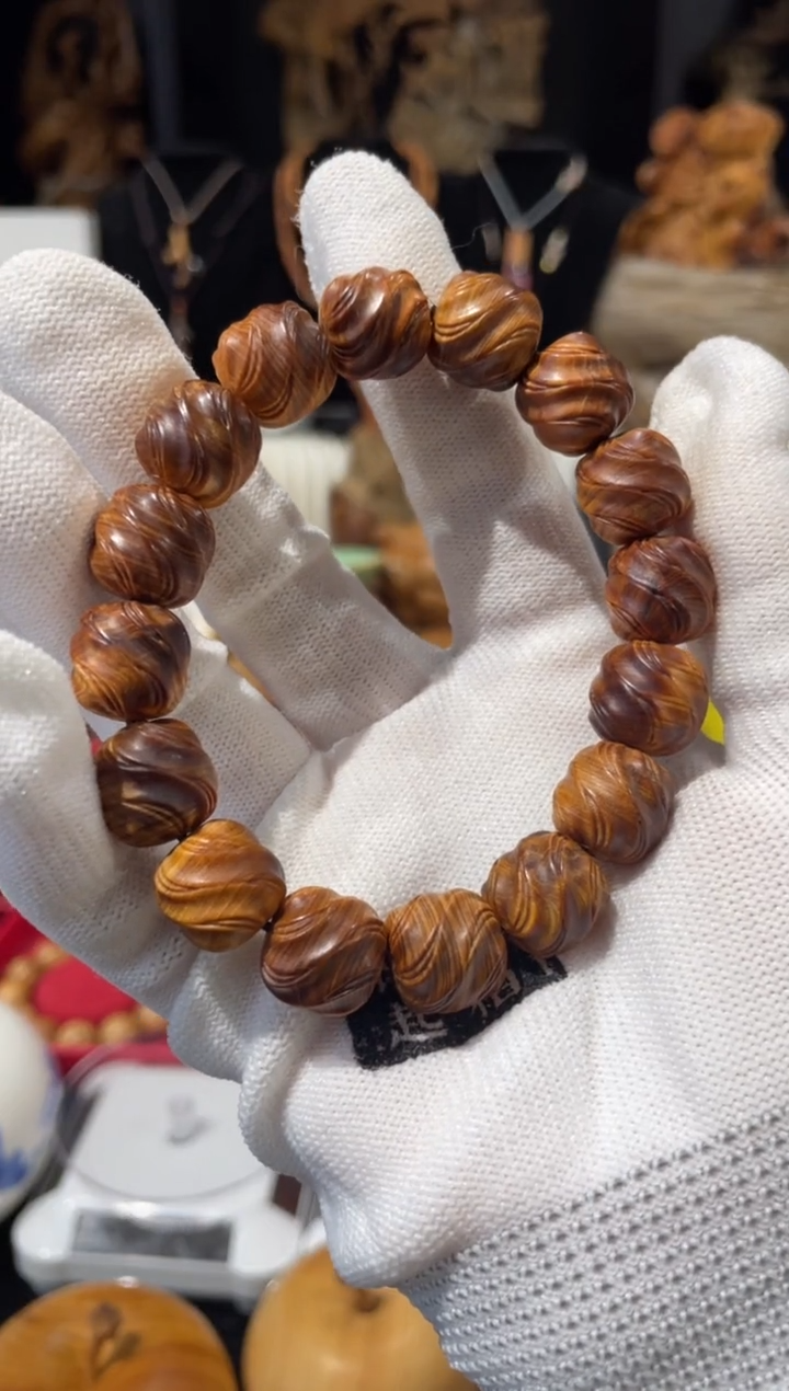 崖柏小*曲1.3精品黑油轮回只要手串和备珠