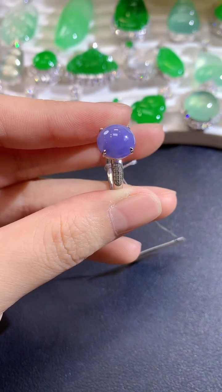 18K金镶嵌戒指翡翠D4  紫货有一定色差