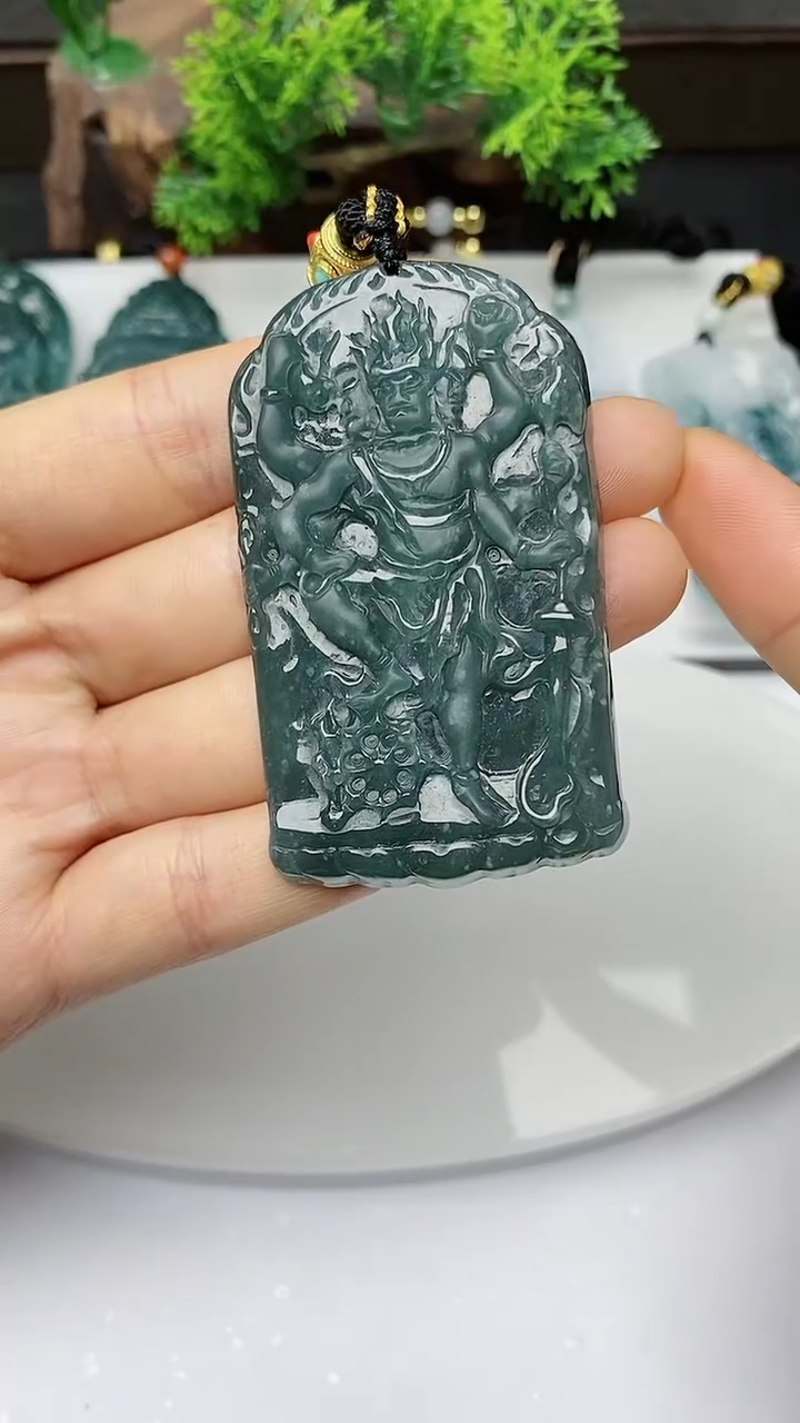 【闪购商品】翡翠颈饰未镶嵌        