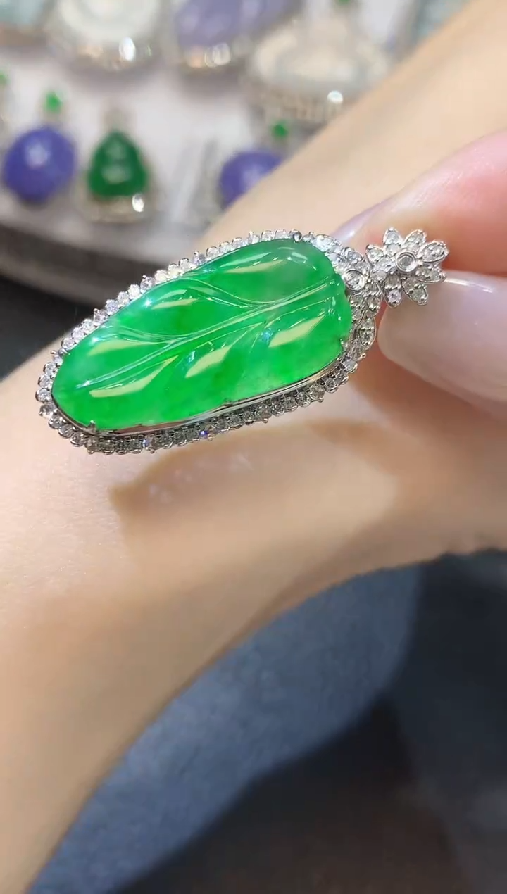 翡翠18K金镶嵌吊坠(不含链)A54