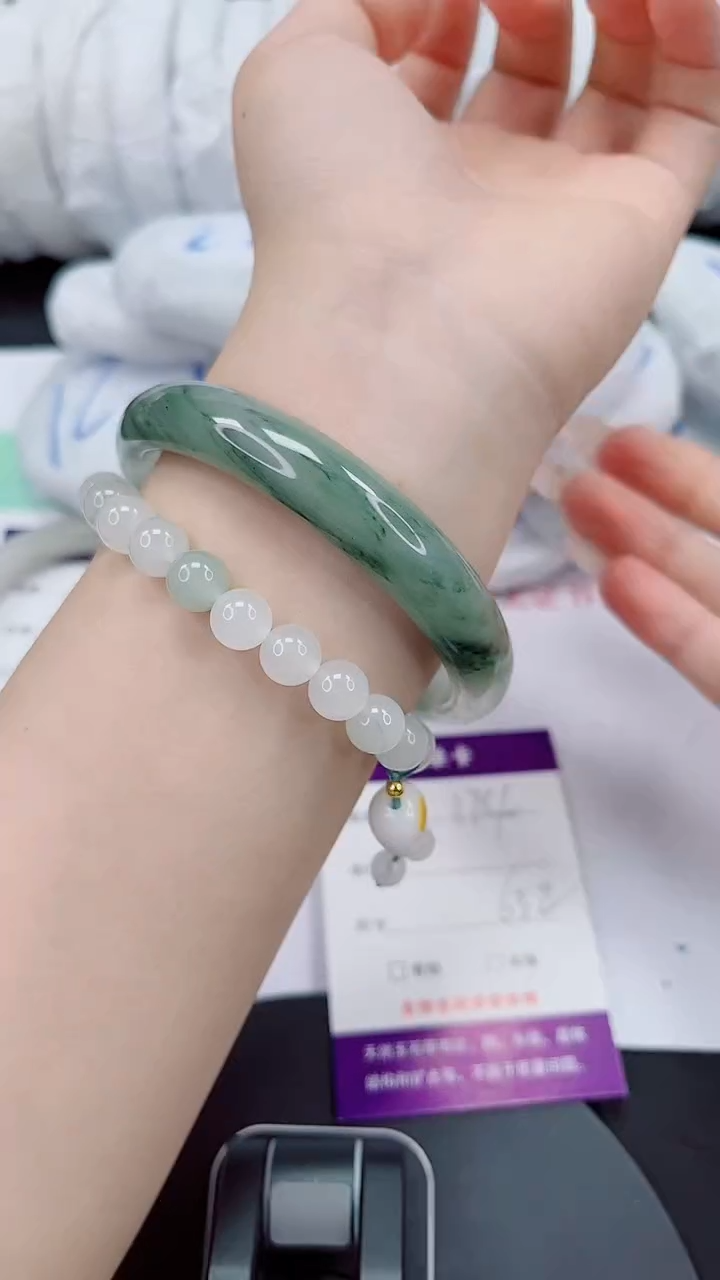 石英质玉手镯未镶嵌174-63/64