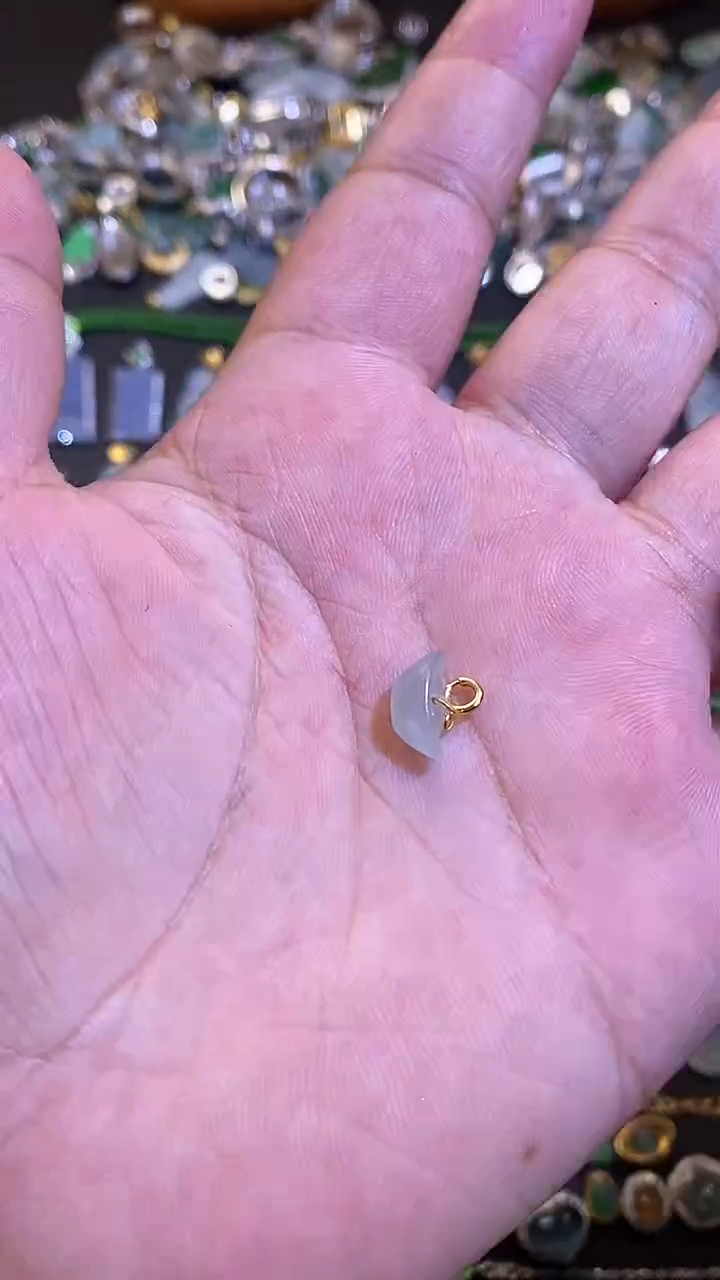 【闪购商品】翡翠吊坠(不含链)18K金镶嵌1