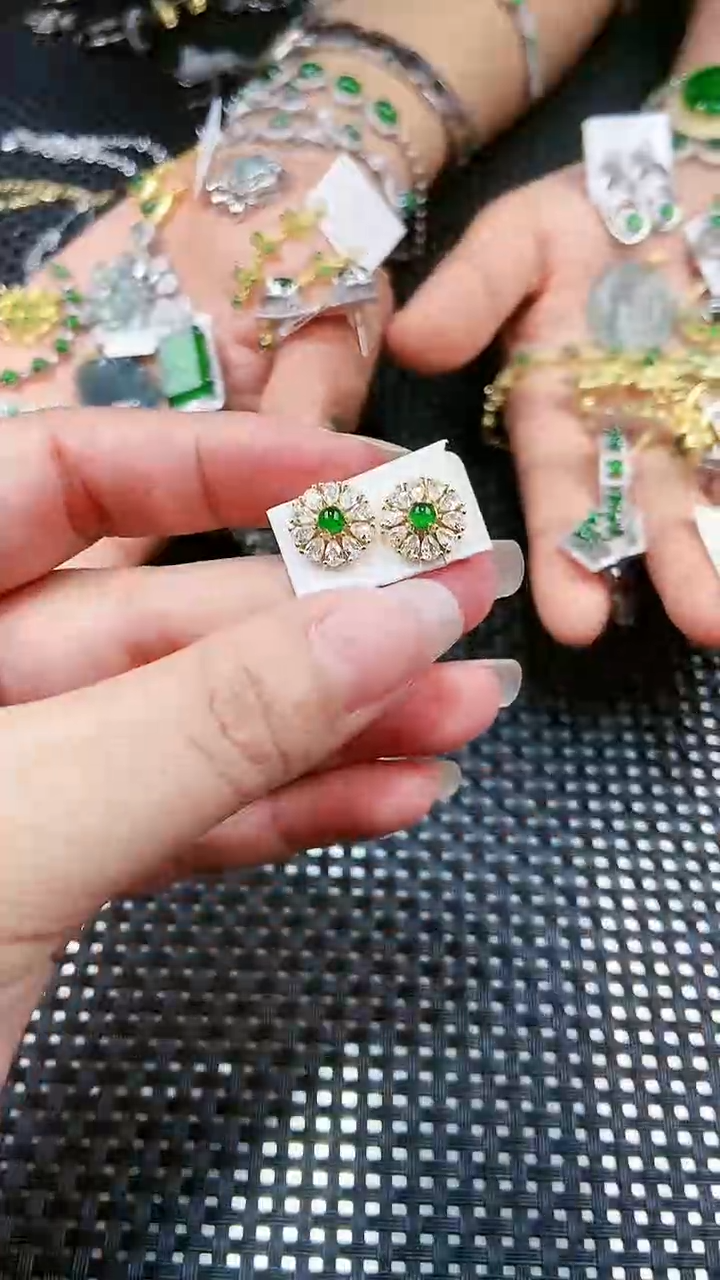 【闪购商品】翡翠耳饰未镶嵌11111111