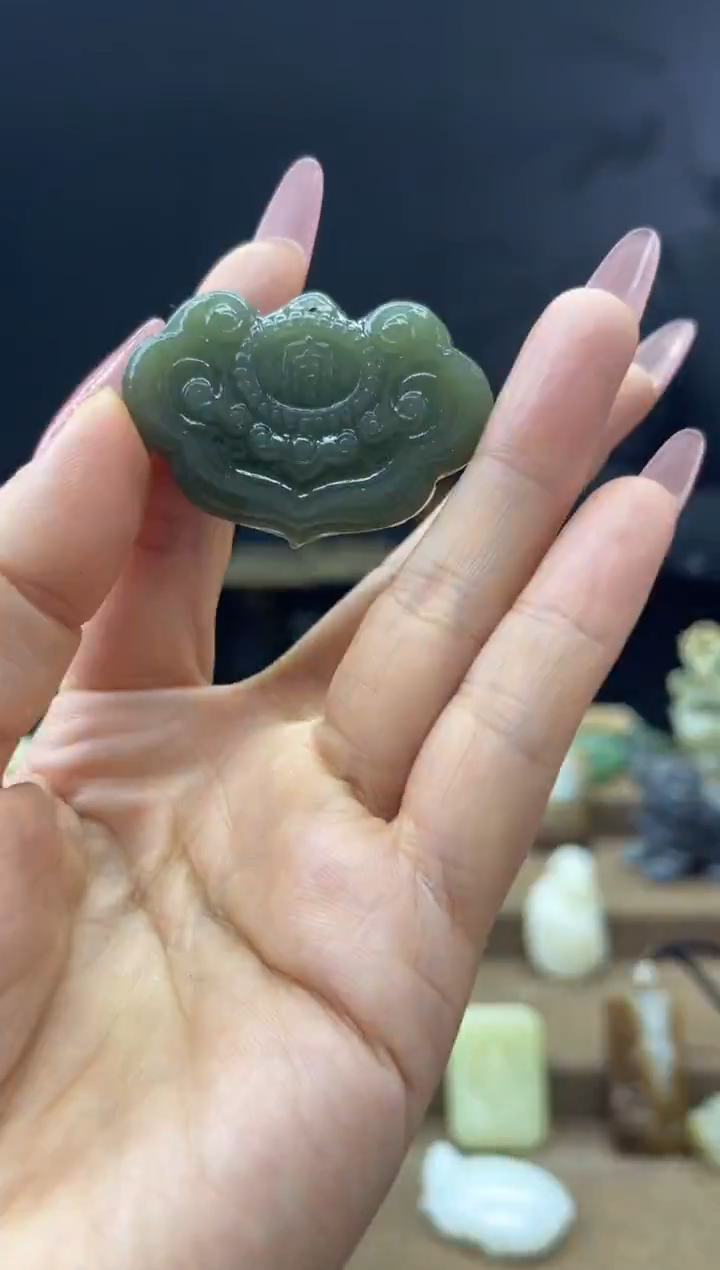 颈饰未镶嵌和田玉1