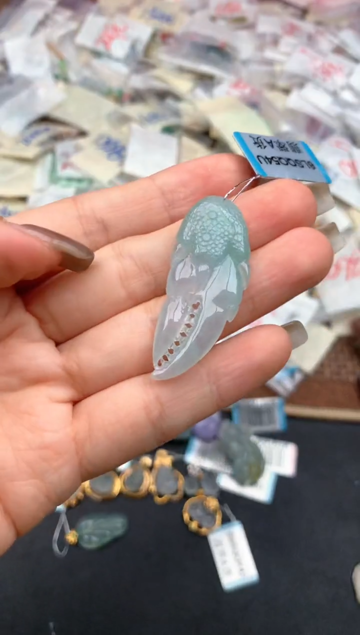 未镶嵌挂件翡翠一