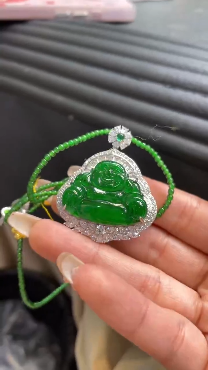 【闪购商品】翡翠颈饰未镶嵌      *203