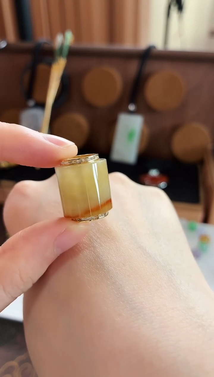 吊坠(不含链)18K金镶嵌翡翠吊坠