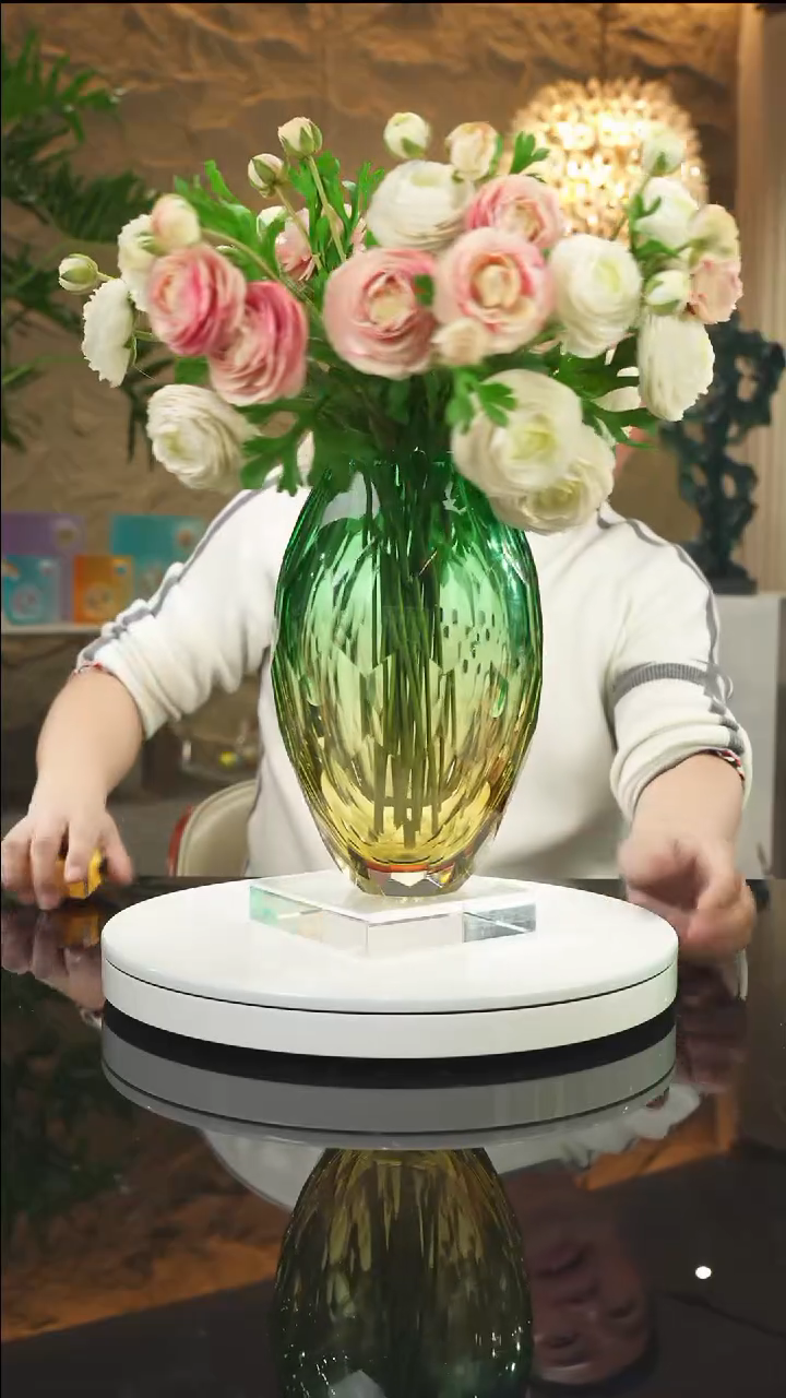 【闪购商品】瓷片琥珀绿切面花瓶大号