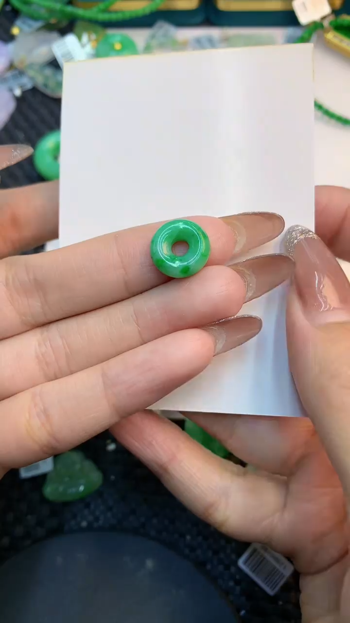 颈饰未镶嵌翡翠1