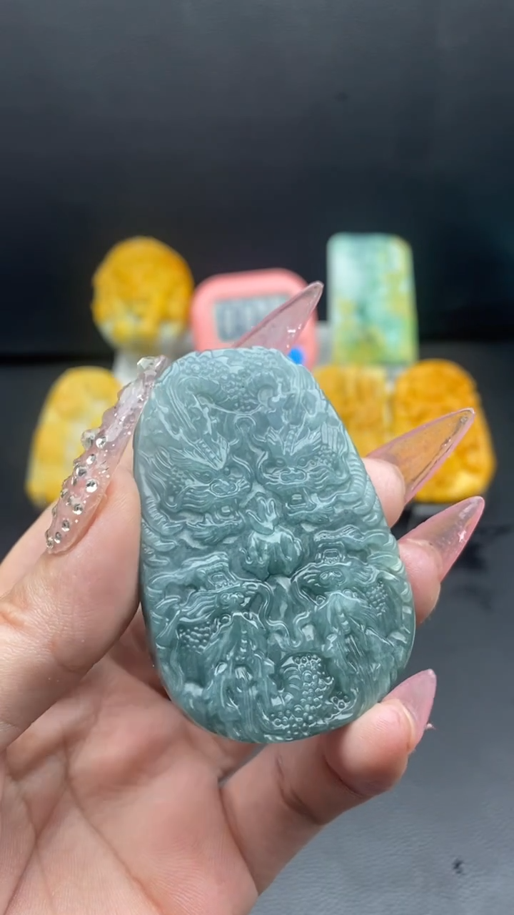 翡翠未镶嵌颈饰挂件