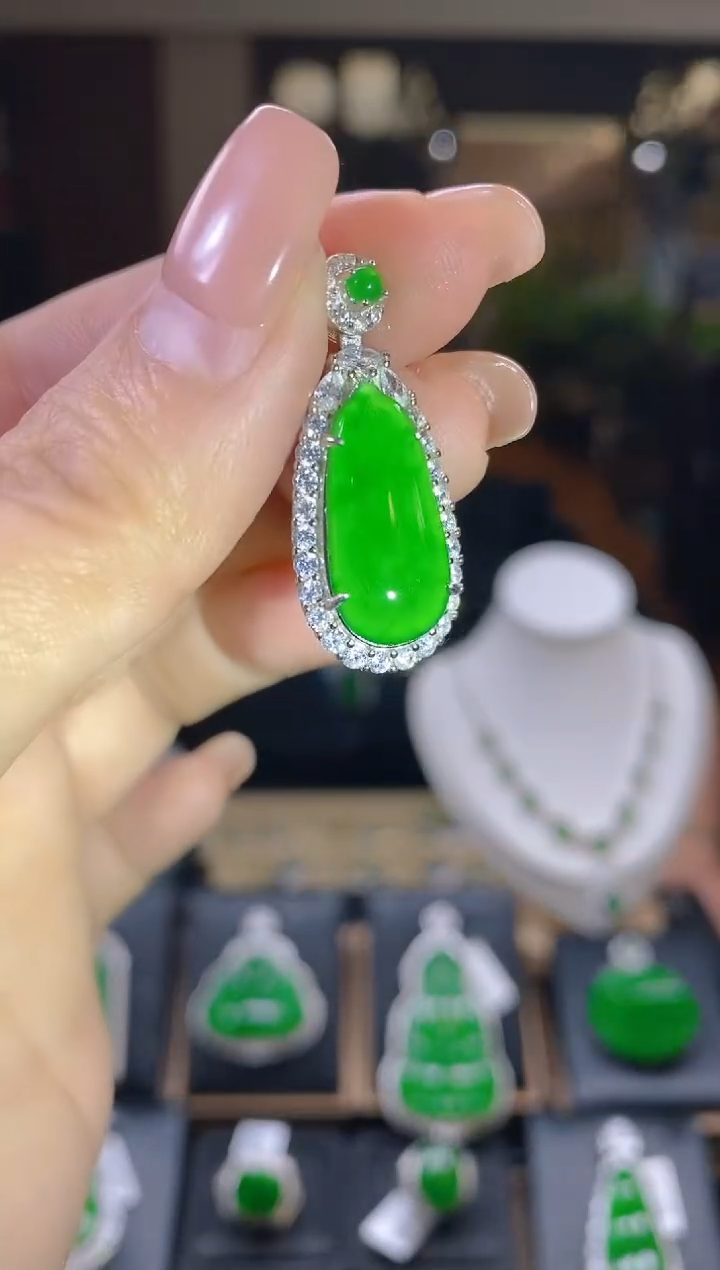 【闪购商品】翡翠吊坠(不含链)未镶嵌翡翠吊坠