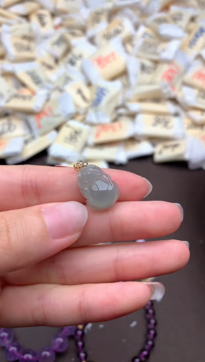 翡翠18K金镶嵌颈饰一