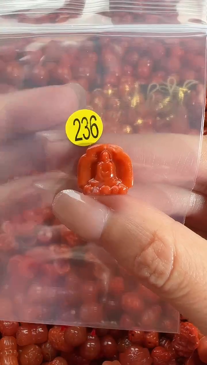 颈饰未镶嵌南红玛瑙1