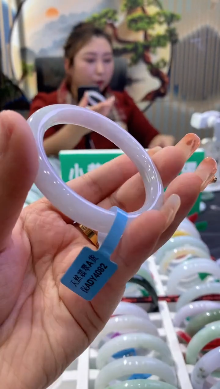 【闪购商品】翡翠手镯未镶嵌多人03986