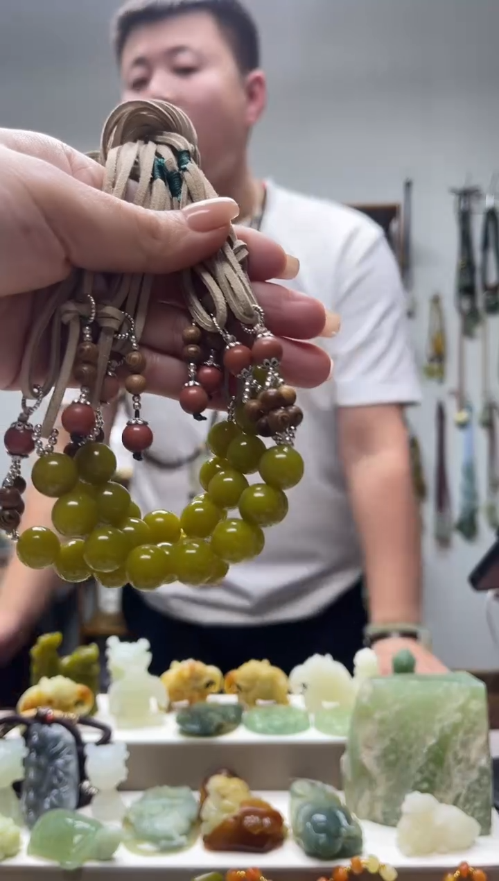 未镶嵌岫玉颈饰多样性发货 其中发一