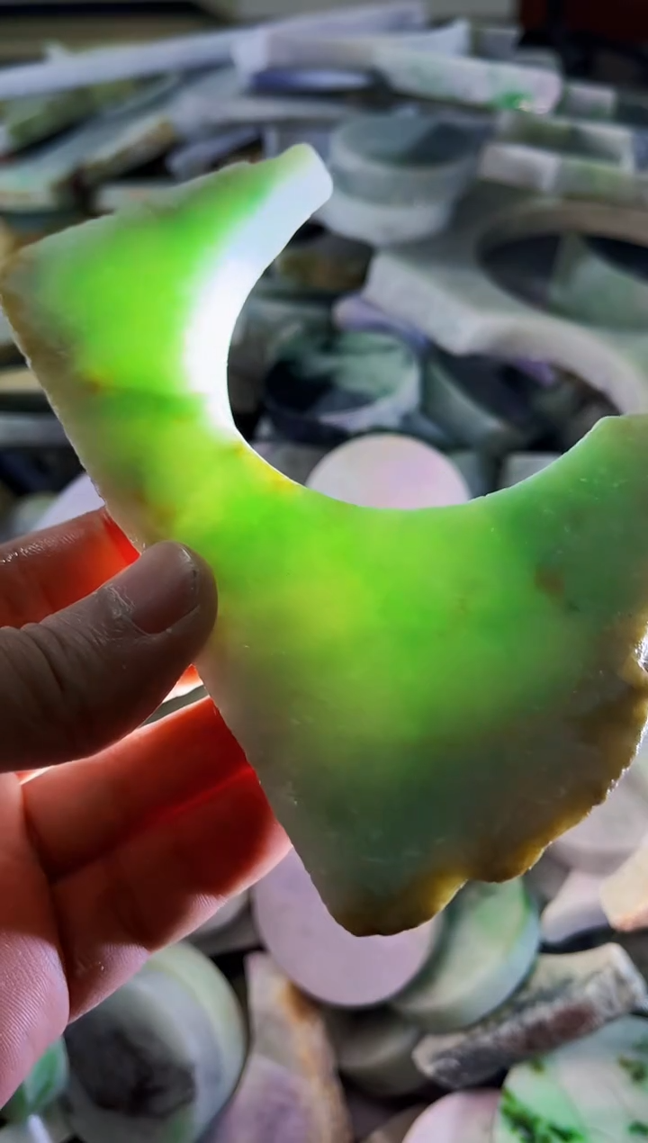 【闪购商品】翡翠挂件未镶嵌A货康壹135